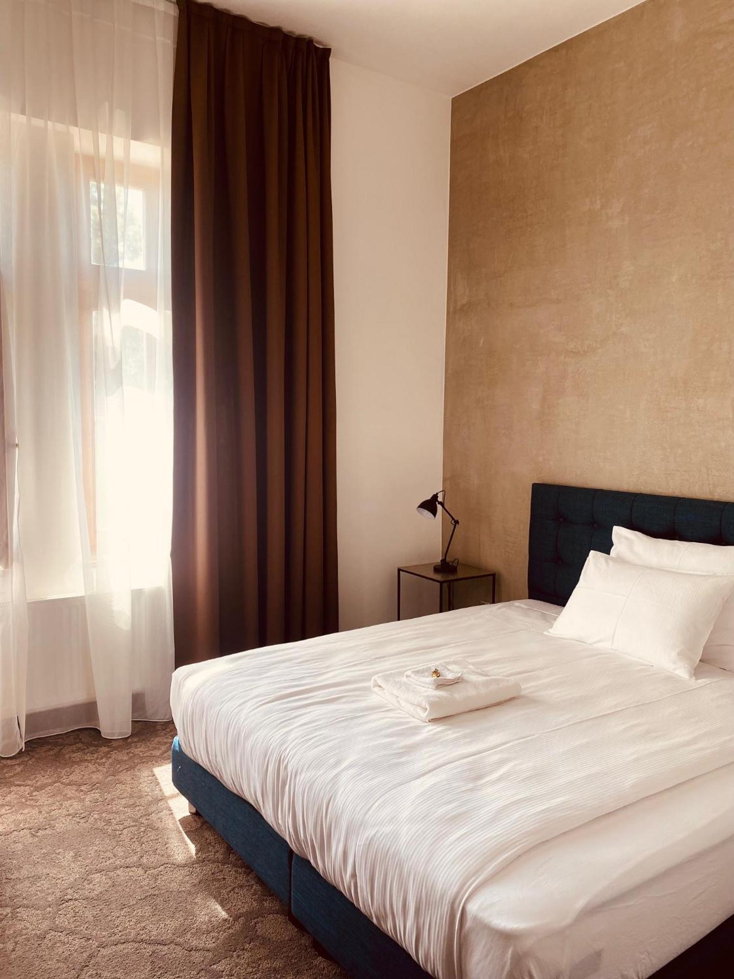 Riverside Hotel Пльзень Экстерьер фото